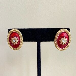 Avon goldtone with red enamel oval pierced post earrings flower and rhinestone